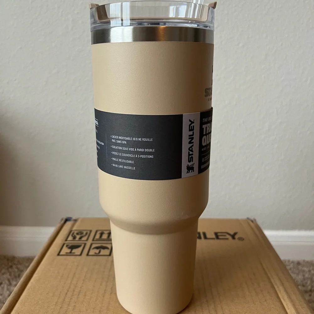 Stanley Adventure Quencher 40oz Travel Tumbler - Driftwood - Picture 4 of 6